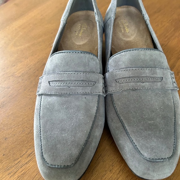 Clarks 7.5 Gray Loafers - Picture 1 of 4